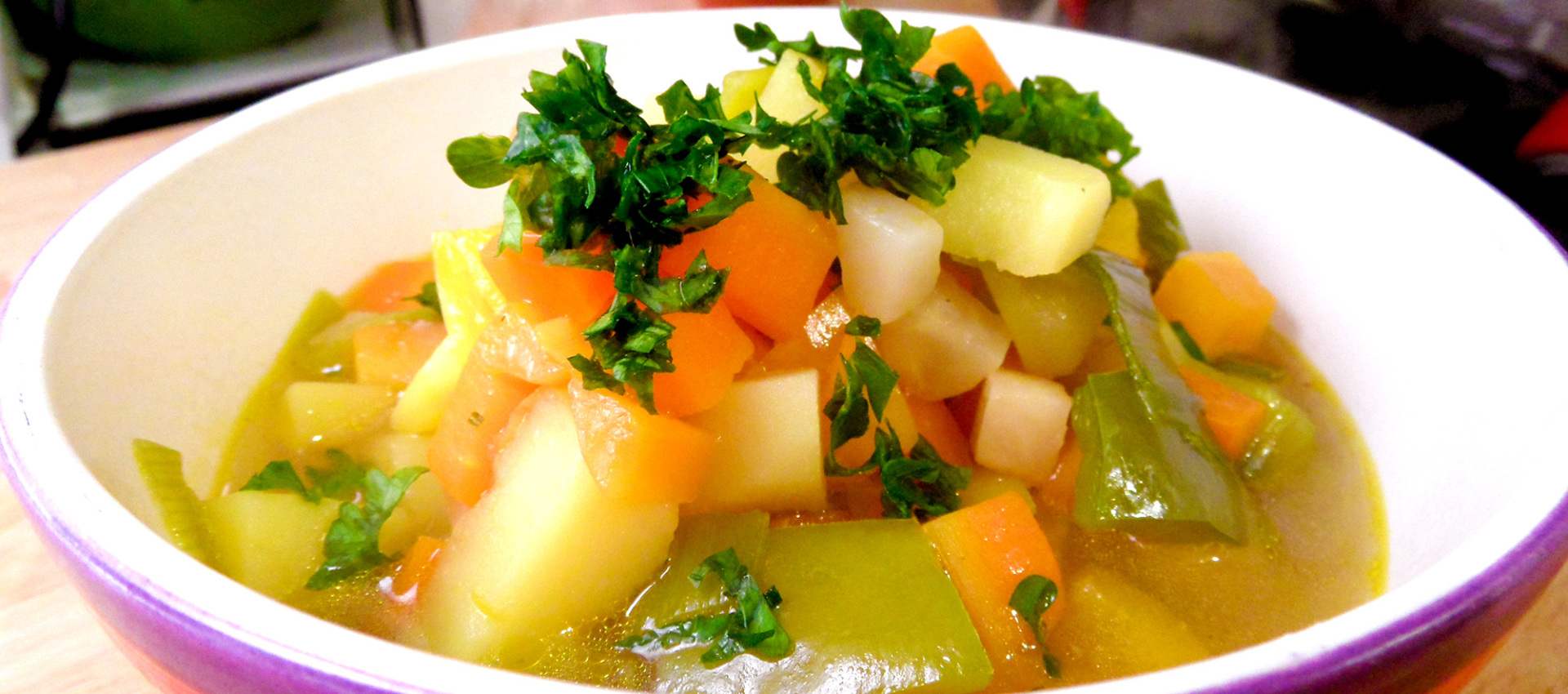 Einfache Gemüsesuppe mit Paprika und Kartoffeln | Kochbock.de