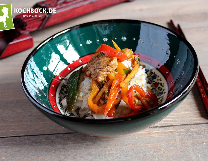 Rotes Thai-Curry mit Schweinefleisch &amp; Gemüse | Kochbock.de