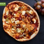 Rezept Pizza mit Trauben & Mandeln mit Schafskäse von KochBock.de